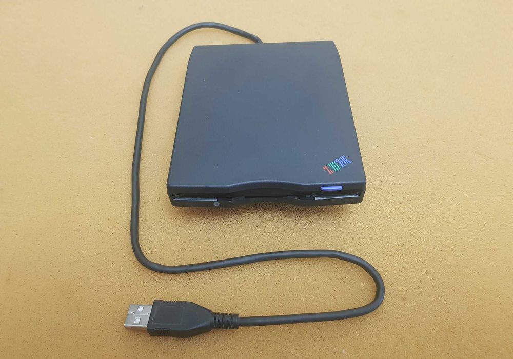 Portabil Floppy Disk Extern cu USB - Nou