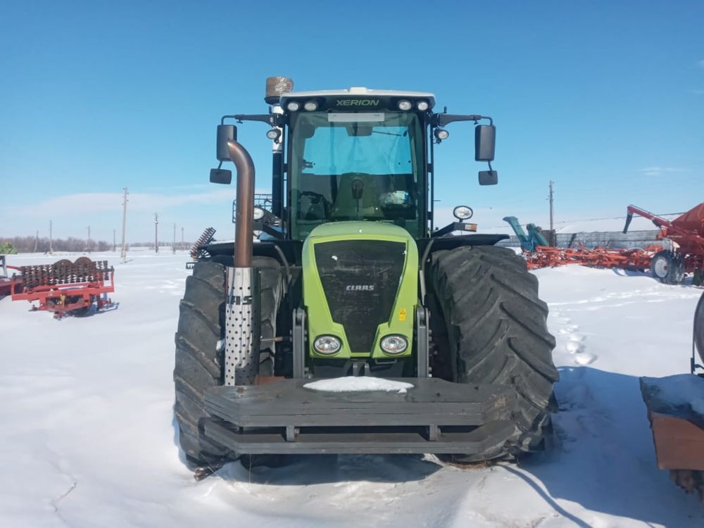 CLAAS Xerion 5000 расчистка снега