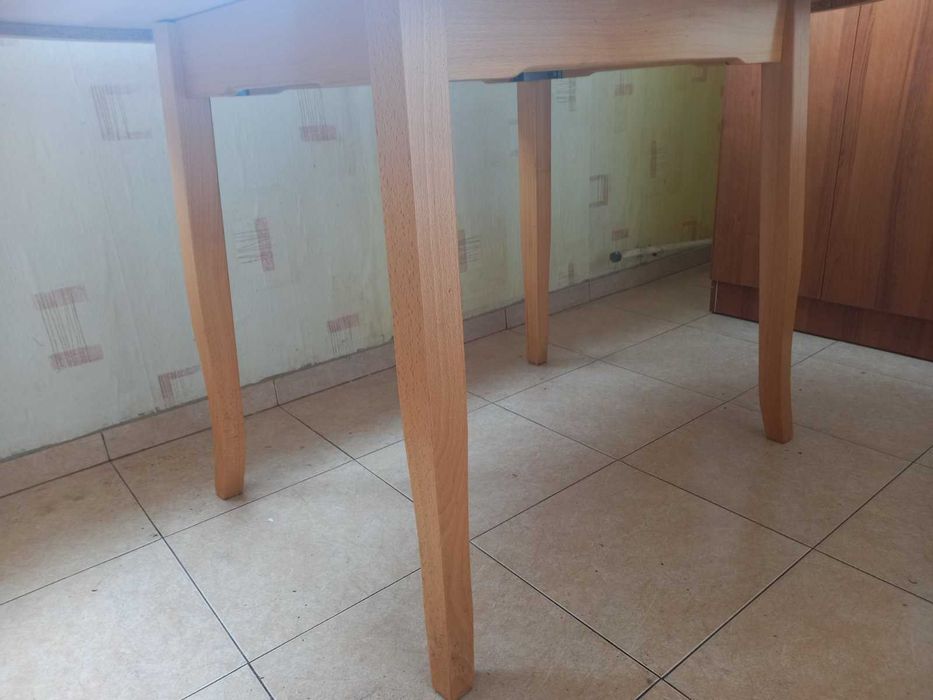 Кухненска маса за хранене - разтегатъелна