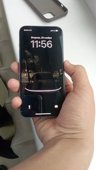 Продам айфон 13 256гб