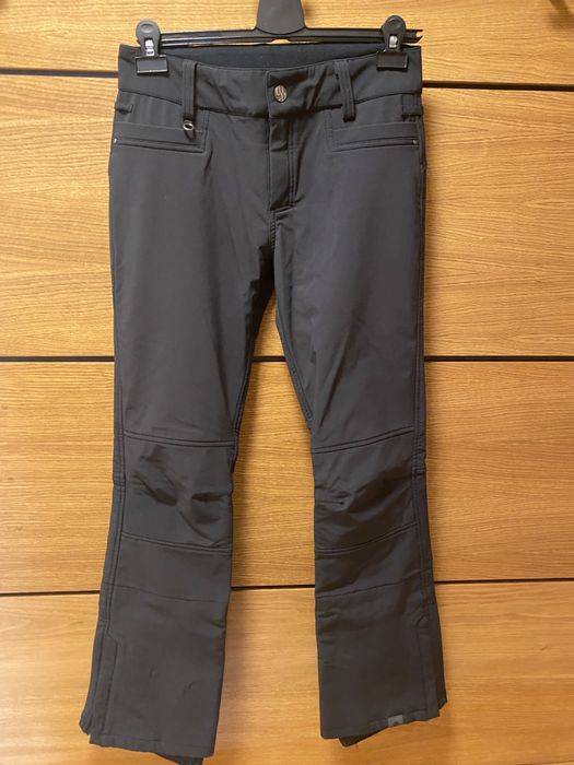 Продава дамски ски панталони ROXY