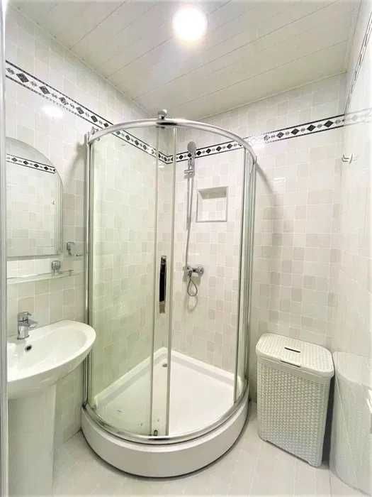 Тараса шевченко СДАМ 3 комнат Айбек метро чехова госпитальный аренда