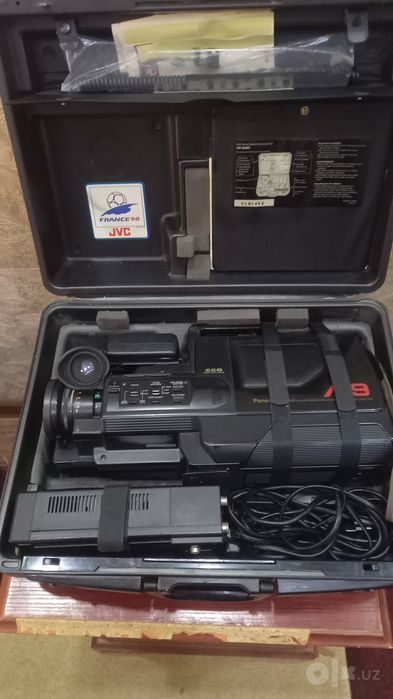 Продам  срочно! Видеокамеру фирмы Panasonic M9 производство япония!
