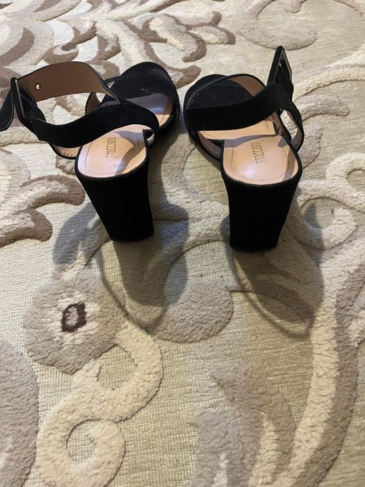 Черные замшевые босоножки 37размер