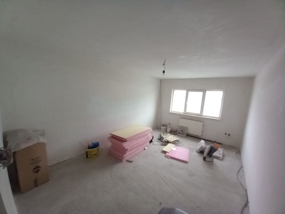 Vând apartament la roșu, 56mp, etaj 4