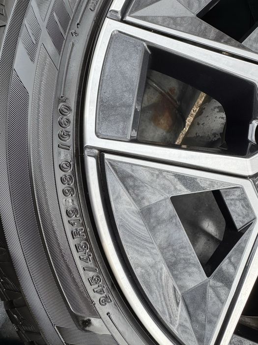 Продам диски от Бмв  с резиной