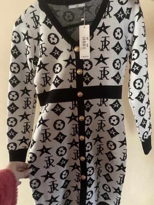 Rochie de sezon, noua cu eticheta