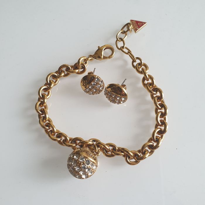 Комплект от три части Guess