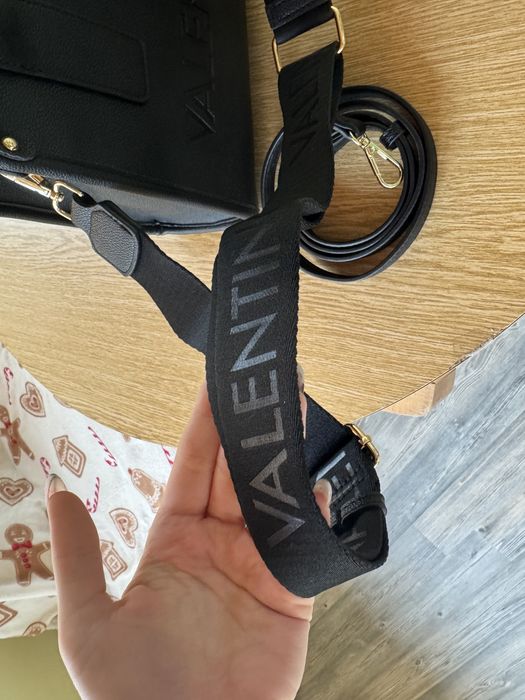Дамска черна чанта Valentino