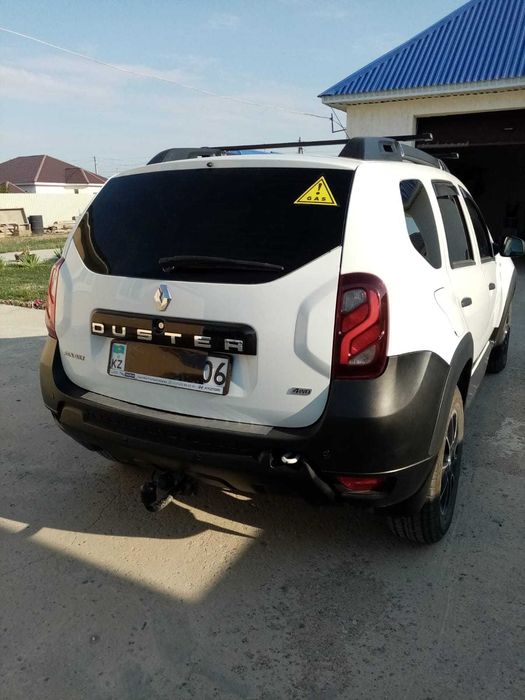 Renault Duster машина