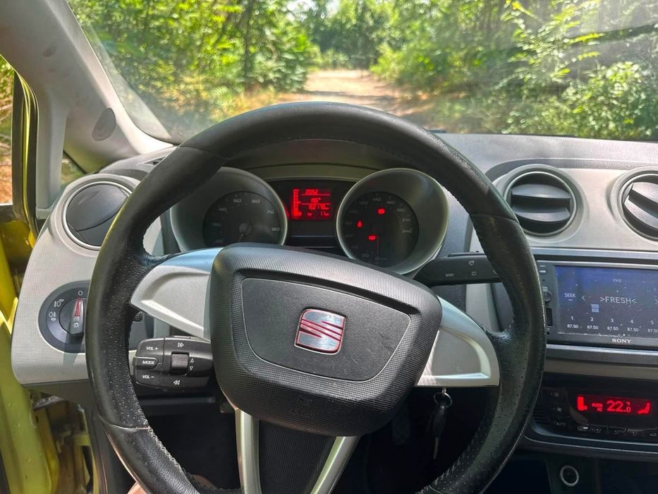 Seat ibiza 1.4 бензин