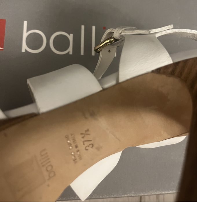 Босоножки (Италия)