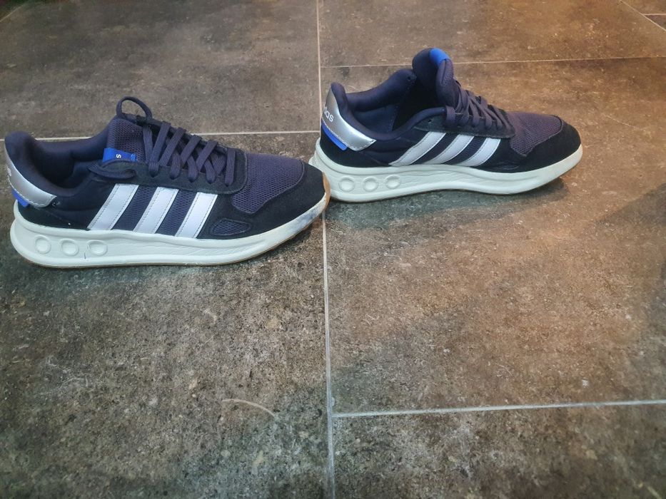 Два чифта запазени маратонки, размер 40 и 41