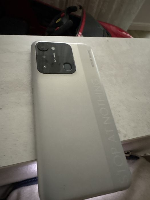 Смартфон Techno