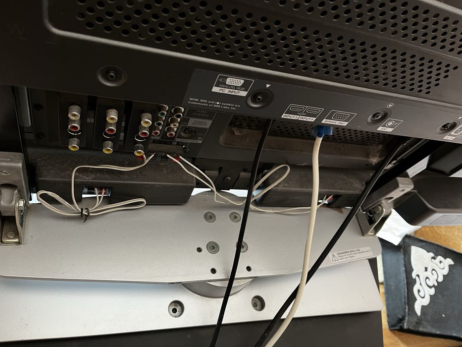 Продам телевизор с тумбой