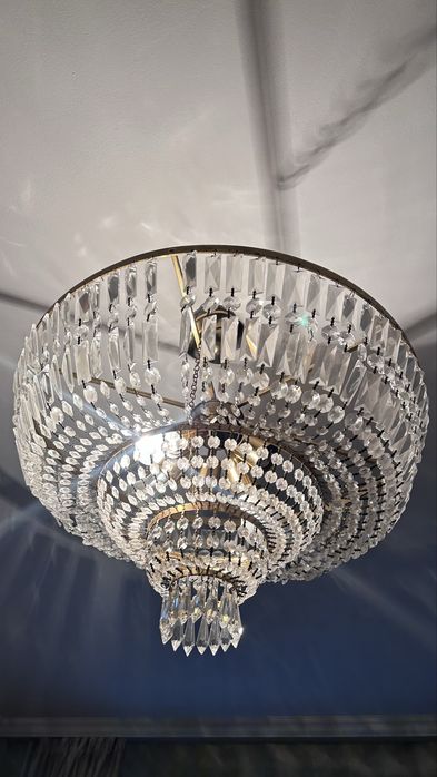 Продается люстра