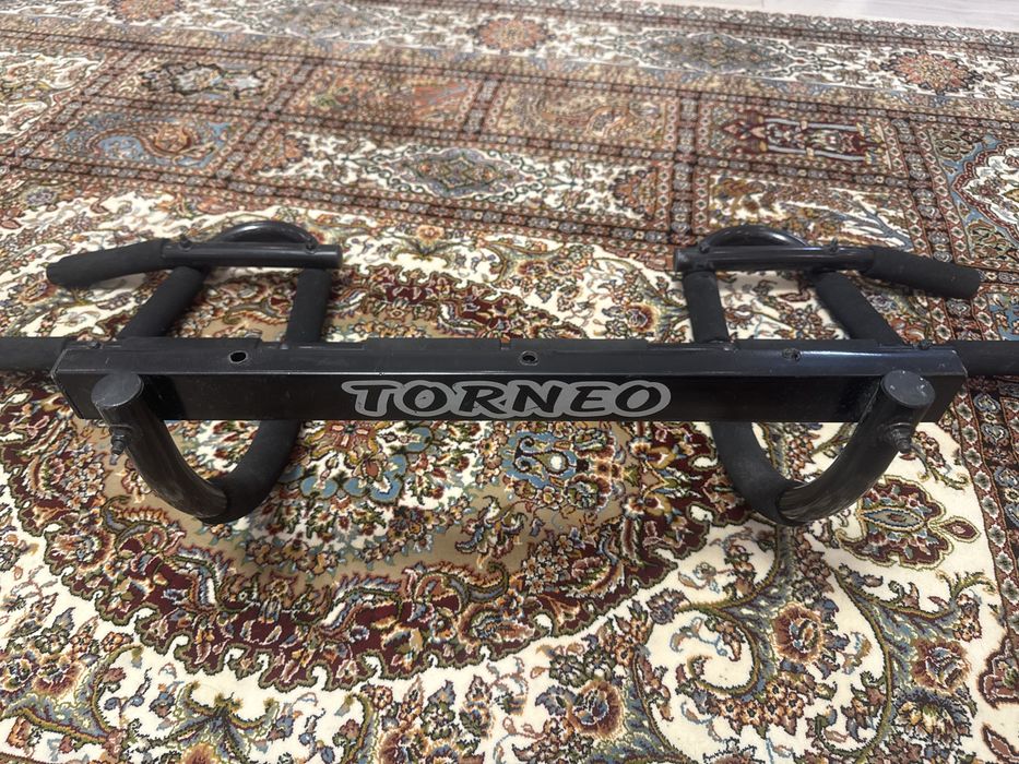 Турник настенный