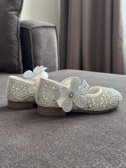 Туфли для маленьких девочек