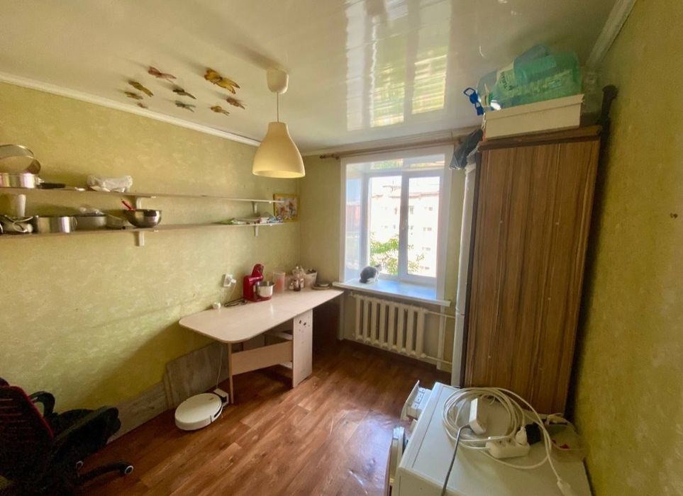 Продам 3 комн Бензострой