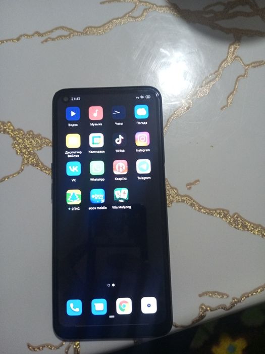 Oppo A54 в хорошем состояние минус только кнопка громкости тупит