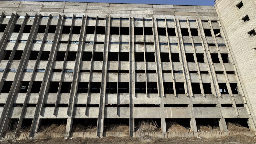 Продам здание в центре города.