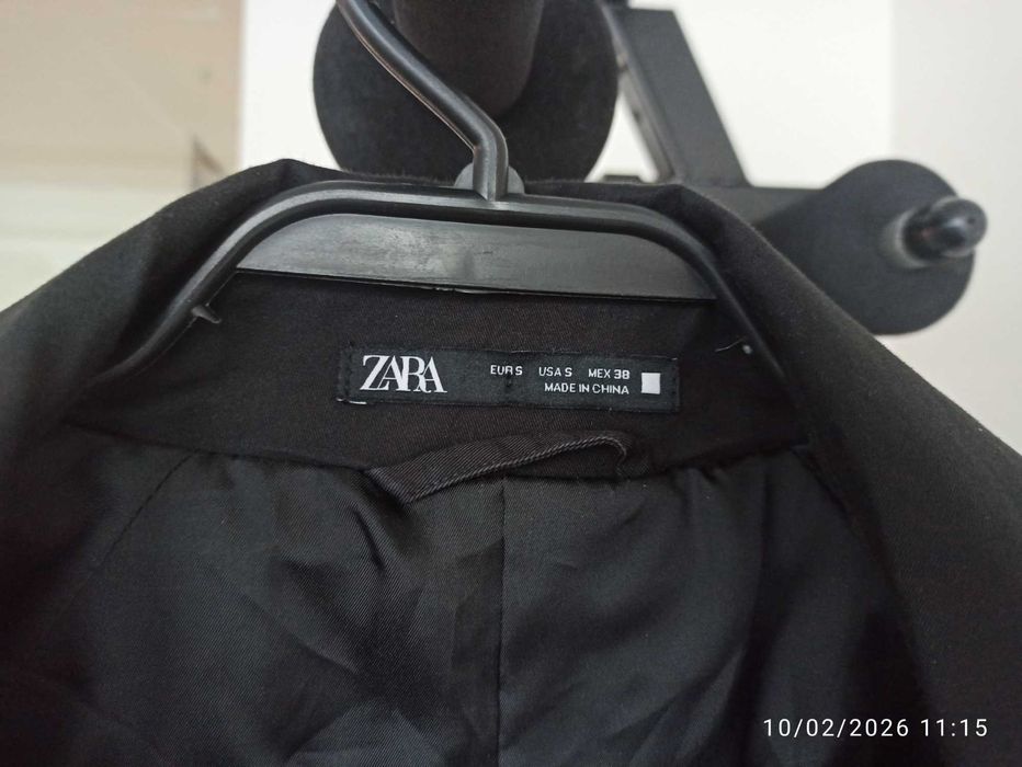 Зара/ Zara- черен дамски шлифер, размер М (38)