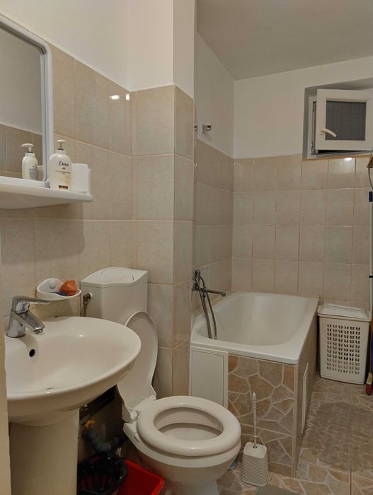 Inchiriez apartament 1 camera Centru Iasi 350 e, pet friendly, unei studente, fara agentii
