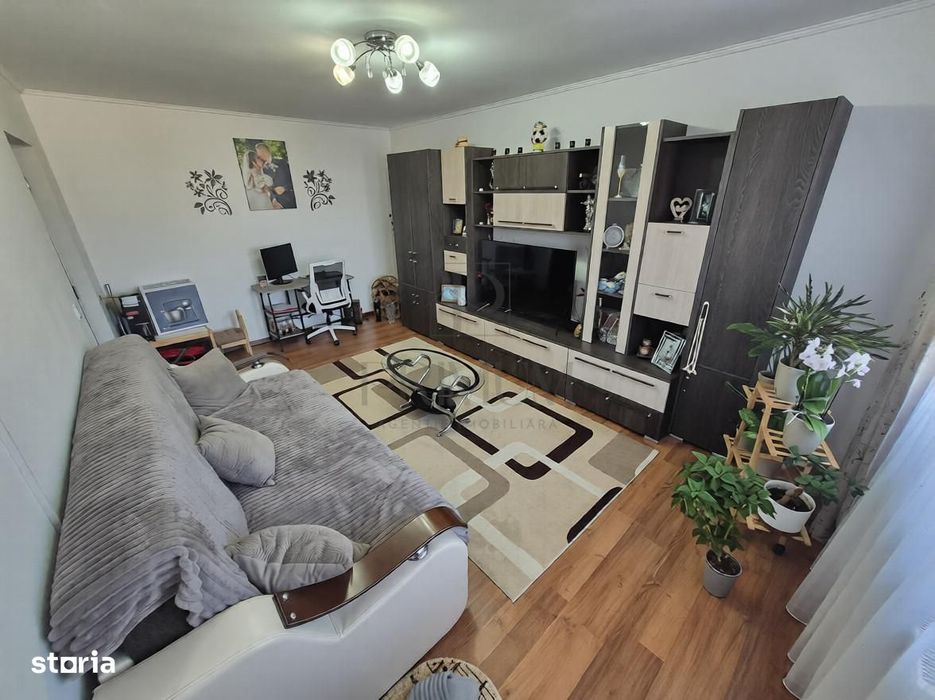 Soarelui - Bloc Izolat - 3 Camere - Centrala Proprie - Clima - Decoman