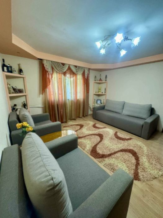 Apartament de vânzare – finisaje bune, mobilat, disponibil imediat