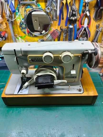 Продам швейная машинка Чайка 3