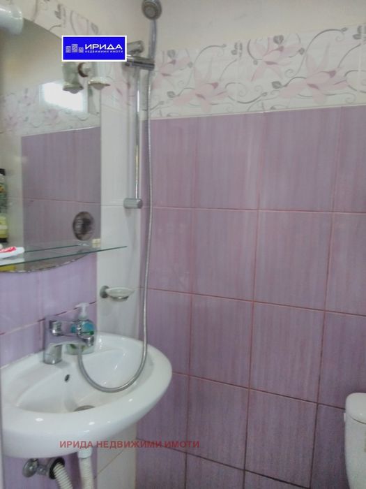 Къща в гр. Нови Искър