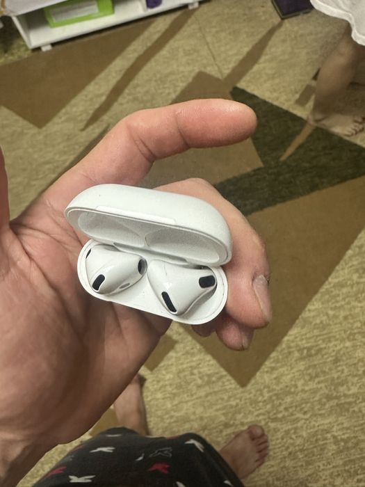 AirPods 4 оригинал