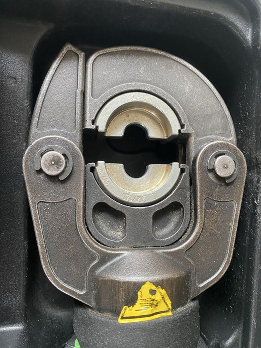 Presa sertizat papuci cabluri electrice