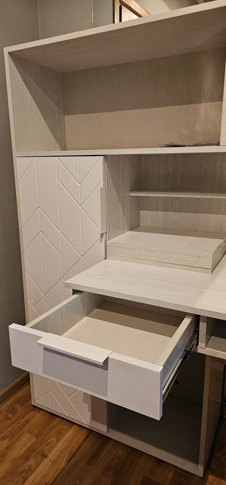 Стол компьютерный