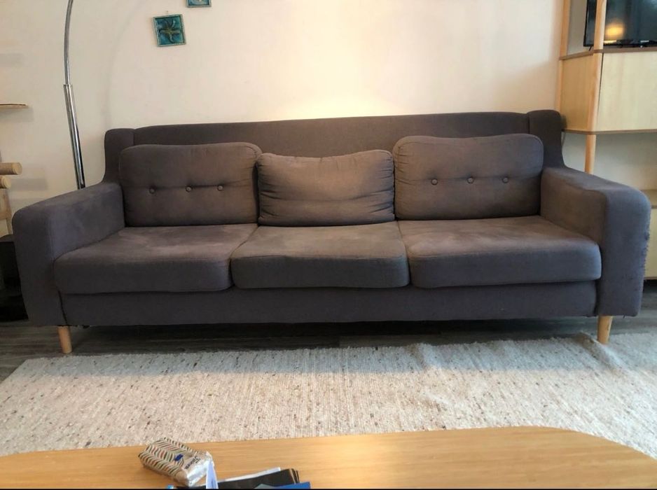 Сив диван за хол