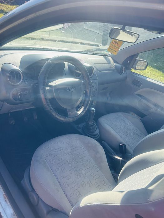 Ford fiesta, 2 uși, 2003