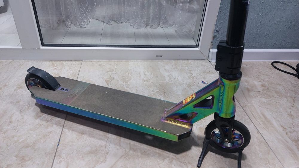 Продаю профессиональный трюковой самокат