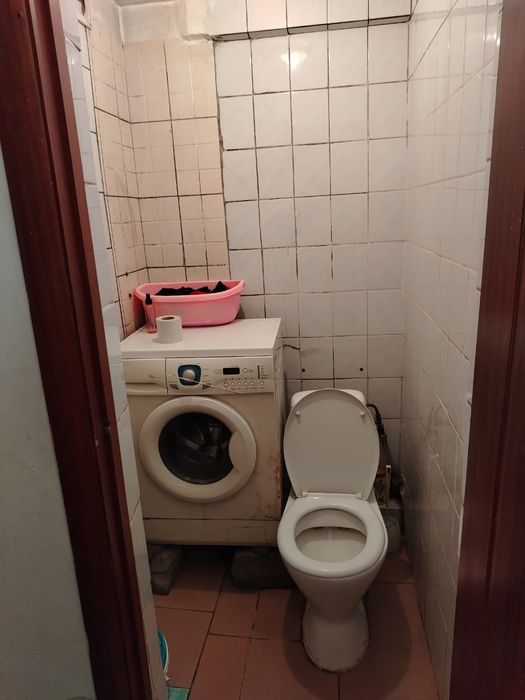 Сдается комната семейным парам .