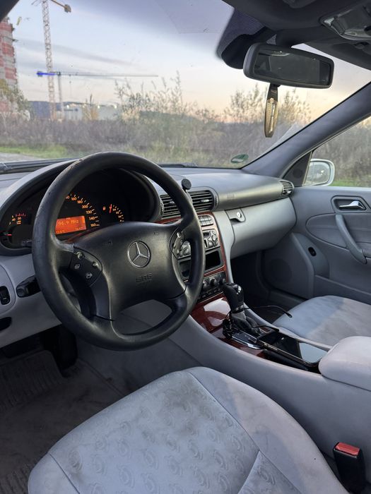 Mercedes Benz   C200