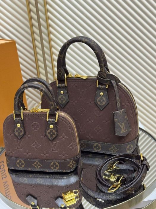 Премиум качествадағы сумкалар.