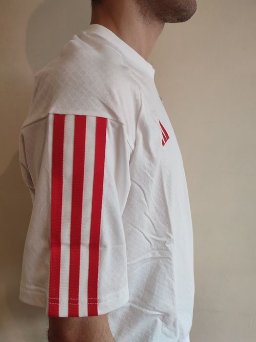 Manchester United Home 23/24 – чисто нова оригинална тениска (S и М)