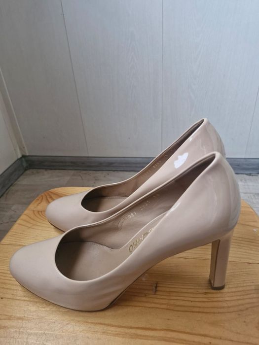 Туфли на высоком каблуке