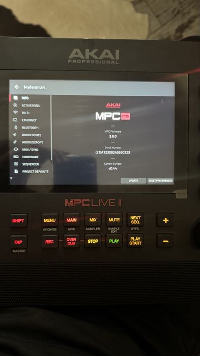 Семплер Akai mpc live 2