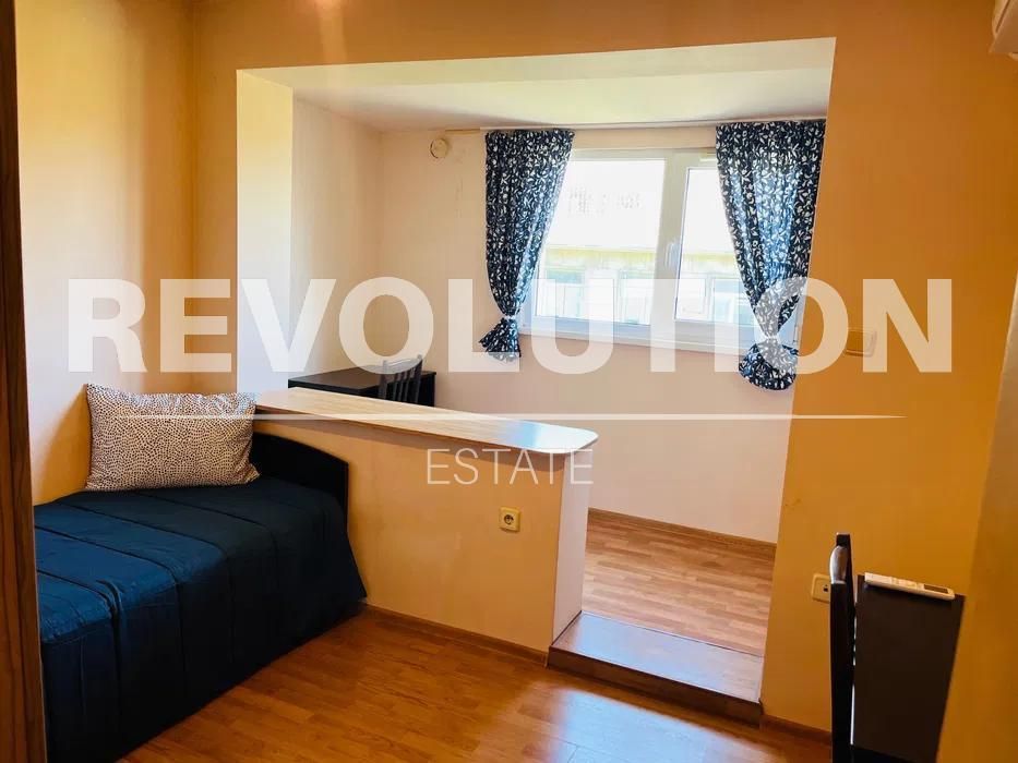 Дава се под наем Тристаен апартамент в Варна, ВИНС - 100 кв.м за 350 € - Снимка #1