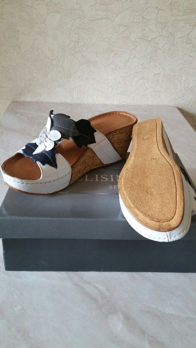 Шлепки кожаные сабо