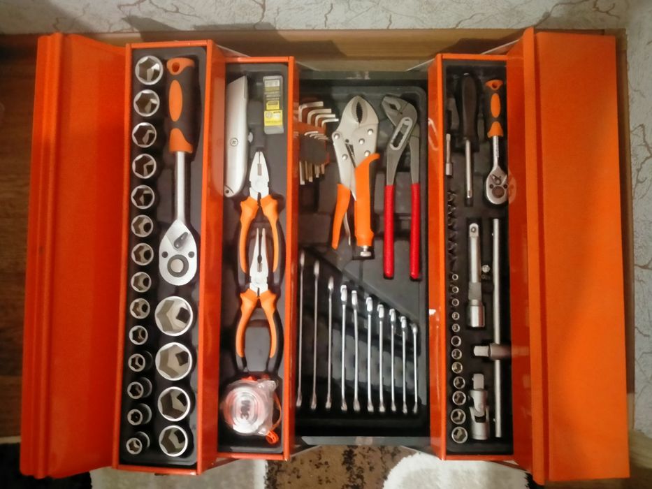 Набор инструментов.