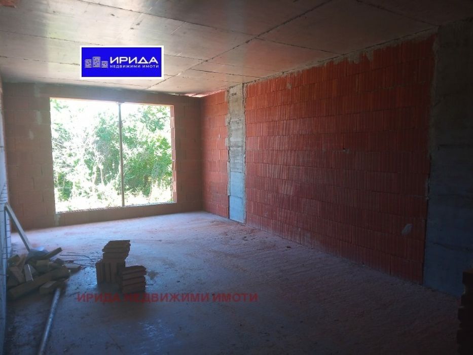 Двустаен апартамент в Модерно предградие