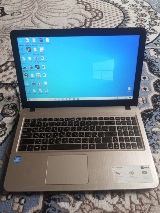 Kompyuter noutbuk Asus