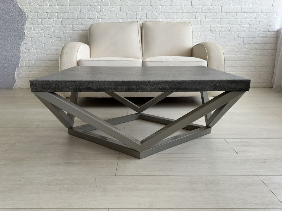 Маса от бетон с дървени крака, изработка по поръчка