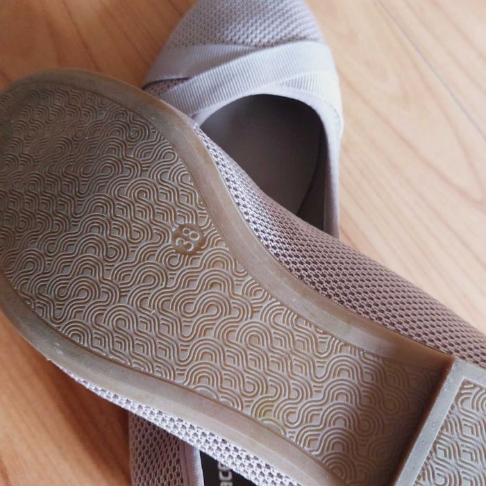 Ниски обувки - пепел от рози